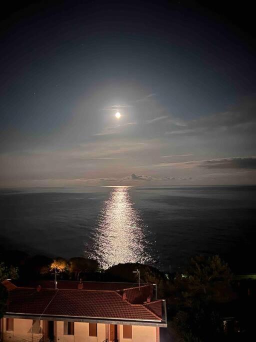 Silenzio E Relax Fronte Mare A Varazze Esterno foto